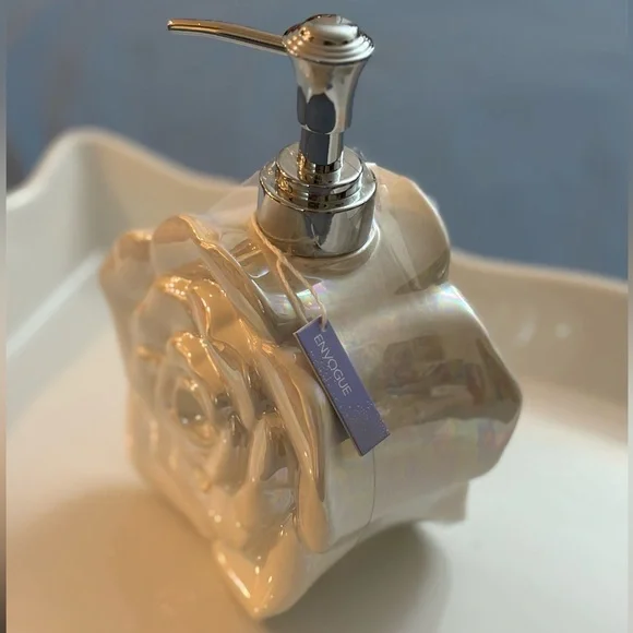 1 ENVOGUE Pearl Ceramic Rose Soap Dispenser — HomeGoods - Picture 4 of 8